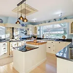 5 Bed In Windermere Oc-93302