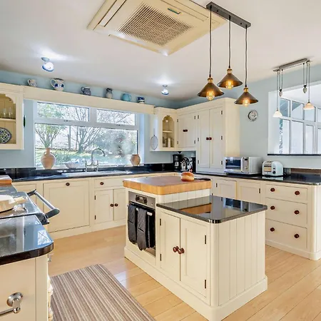 5 Bed In Windermere 93302 度假居